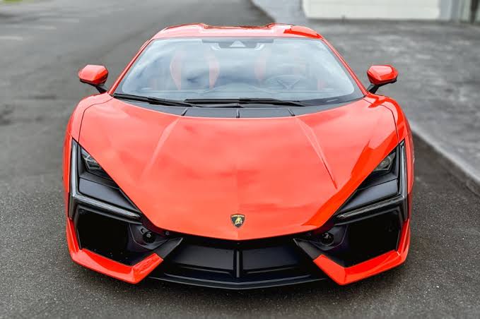 2026-Lamborghini-Revuelto2