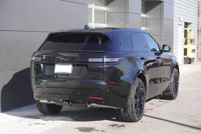 2026-Range-Rover-Velar-back