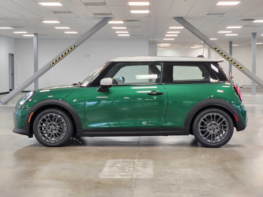 MINI-Cooper-2-Door-Hardtop2