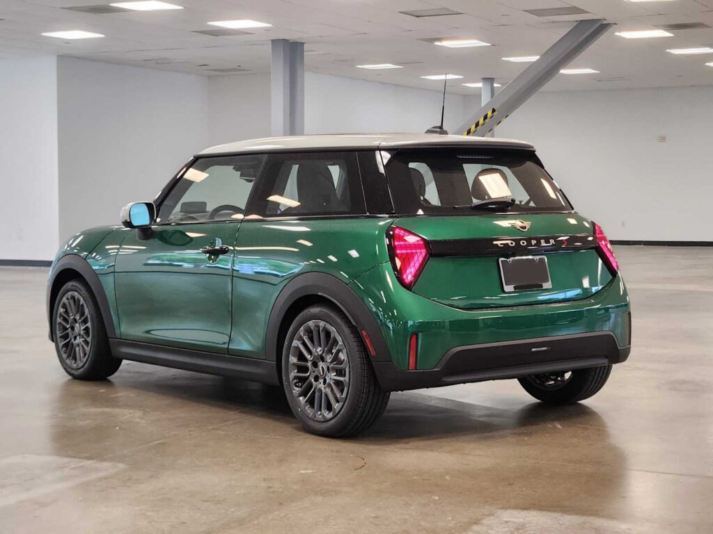 MINI-Cooper-2-Door-Hardtop3