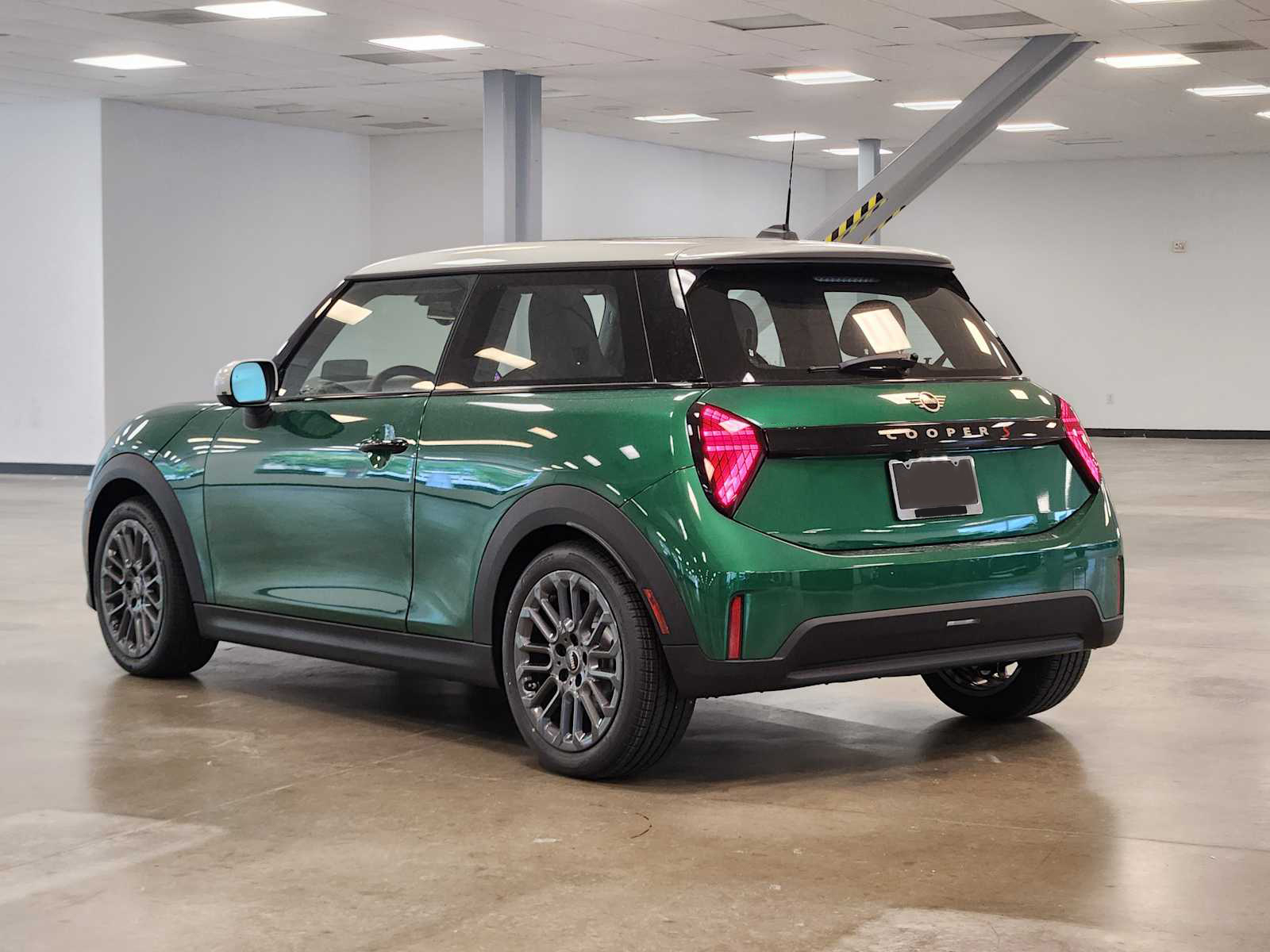 MINI-Cooper-2-Door-Hardtop3