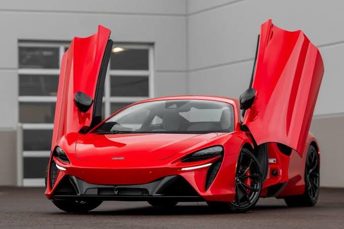 mclaren-artura-2-1